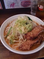 「鷹の爪ラーメン、プチ唐、中盛サービス」@旨辛ラーメン 表裏の写真