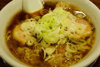 「丸桃ラーメン」@まるもも食堂の写真