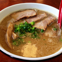 「純製鶏白湯らーめん（醤油）
チャーシュー3枚増し：850円」@中華麺酒家 からっ風の写真