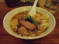 「ワンタンメン（醤油）」@らーめん穀雨の写真