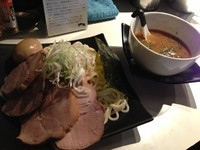 「煮豚塩つけそば 1050円＋味玉100円」@SOBAHOUSE金色不如帰の写真