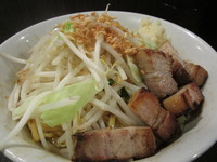 「汁なし（限定１）中＋生玉子」@らーめん破顔おおびるの写真