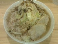 「ジャンク盛り／野菜増・魚粉増・背脂増・味濃いめ・にんにく無し」@麺屋 春馬の写真