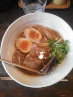 「味玉らぁめん+炙り焼豚2枚」@神泉のらぁめん屋 うさぎの写真