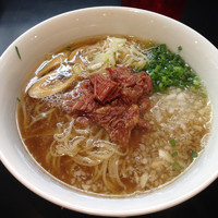 「醤油らぁ麺」@牛骨らぁ麺 マタドール 本店の写真