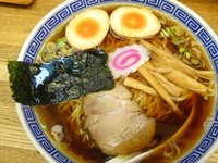 「支那ソバ（大盛）＋煮玉子」@屋台ソバ八幡の写真