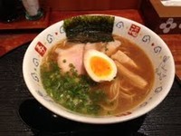 「豚骨醤油ラーメン」@麺dining 月乃家 有田川店の写真