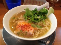 「テキーラ協会激認 R-20指定 テキーラを使った塩らーめん」@麺や 河野の写真