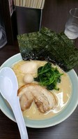 「味玉ラーメン　750円」@横浜家系ラーメン お茶の水 魂心家の写真