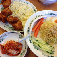 「豆乳冷し麺餃子セット+唐揚げ」@中華食堂 日高屋 千駄ヶ谷店の写真