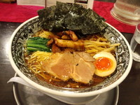 「特中村屋醤油ラーメン大盛り固め1130円」@中村屋の写真