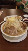 「みちるめん（にんにく増し）＋サービスほぐし豚　６８０円」@ガツ盛リラーメン みちる屋 松戸店の写真