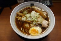 「四種の魚介醤油らーめん」@烈火 庄内本店の写真