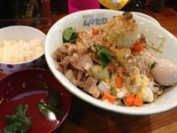 「カレーまぜそば750円 味玉100円 とろーりチーズ100円」@まぜまぜムタヒロの写真