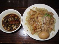 「肉盛りつけ麺並780円＋肉増し220円＋無料味玉」@魁 肉盛りつけ麺 六代目けいすけの写真