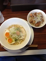「ローストガーリック麺＆チャーシュー飯」@アイバンラーメンの写真