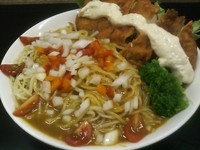 「インチキ冷しカレーヌードル」@ラッキー食堂 まとやの写真