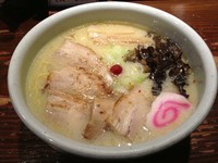 「チャーシュー麺（大盛り）1,150円」@らーめん 山頭火 新宿南口店の写真