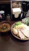 「全部入り塩つけ麺　1090円」@ラー麺 エンジンの写真