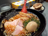 「鶏支那蕎麦(醤油)+味玉+白ごはん」@喜乃壺の写真