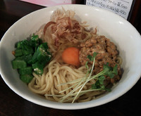 「おくら納豆まぜ麺」@自家製麺ほうきぼし 神田店の写真