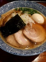 「特製中華そば」@麺 一直の写真