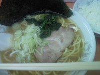 「ラーメン並￥600+半ライス￥100」@鹿島家 黄金町店の写真