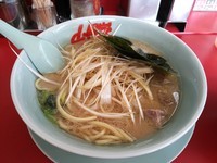「醤油ネギラーメン（硬め/多め）￥690」@山岡家 京都八幡店の写真