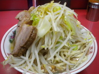 「ラーメン 600円（ヤサイ・ニンニク・カラメ）」@ラーメン二郎 大宮店の写真