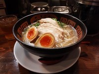 「希望軒とんこつラーメン」@希望軒 新宿三丁目店の写真