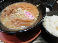 「阿波両国らーめん中（ライス付）630円」@阿波両国屋 白井本店の写真