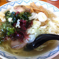 「塩らーめん」@ラーメンしみず 新保店の写真