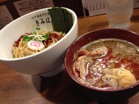 「粗挽き鰹ふりかけの特製辛つけめん 1080」@江戸前煮干し中華そば きみはん 総本店の写真