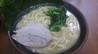「ラーメン（500円）＋海苔（50円）　※開店1周年記念価格」@横浜家系ラーメン まくり家の写真