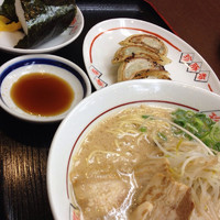 「豚骨ラーメン➕餃子Ｂセット」@ラーメン本舗 珍豚香 祇園店の写真