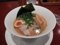 「魚介醤油豚骨」@R&Bの写真