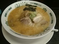 「とんこつラーメン」@日高屋 駒込東口店の写真