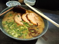 「博多チャーシューメン固め+替え玉1玉サービス850円」@たつ屋 永田店の写真