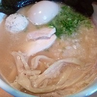 「鶏SOBA醤油（全部のせトッピング）」@らーめん 銀杏 亀有店の写真