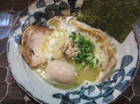 「純鶏節白湯（７５０円）」@特級鶏蕎麦 龍介の写真