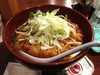 「排骨拉麺 + 辛増し + ネギ」@万世麺店 新宿西口店の写真