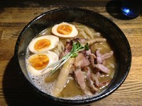 「らーめん　＋味玉」@燈の車の写真