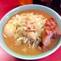 「普通盛り(700円) 煮卵(100円)」@ラーメン二郎 歌舞伎町店の写真
