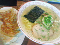 「鶏がら塩＋餃子Bランチ850円」@まぼろし軒の写真