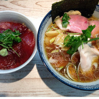 「特製蛤ラーメン+マグロ丼」@中華そば 四つ葉の写真