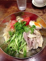 「バンバンジーのせ冷やし刀削麺(棒棒鶏涼麺)」@刀削麺荘 ヨドバシ横浜店の写真