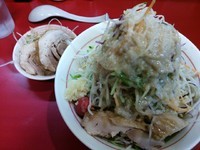 「[夏季限定]豚冷やし中華ヤサイニンニクアブラカラメ　850円」@千里眼の写真