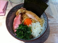 「濃厚たまごのまぜそば」@中華そば 四つ葉の写真