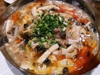 「酸辣湯麺 （サラダ、炒飯、コーヒー付き）  ９００円」@四川厨房 美 <mei>の写真