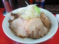 「ラーメン（並）+小豚」@びんびん豚の写真